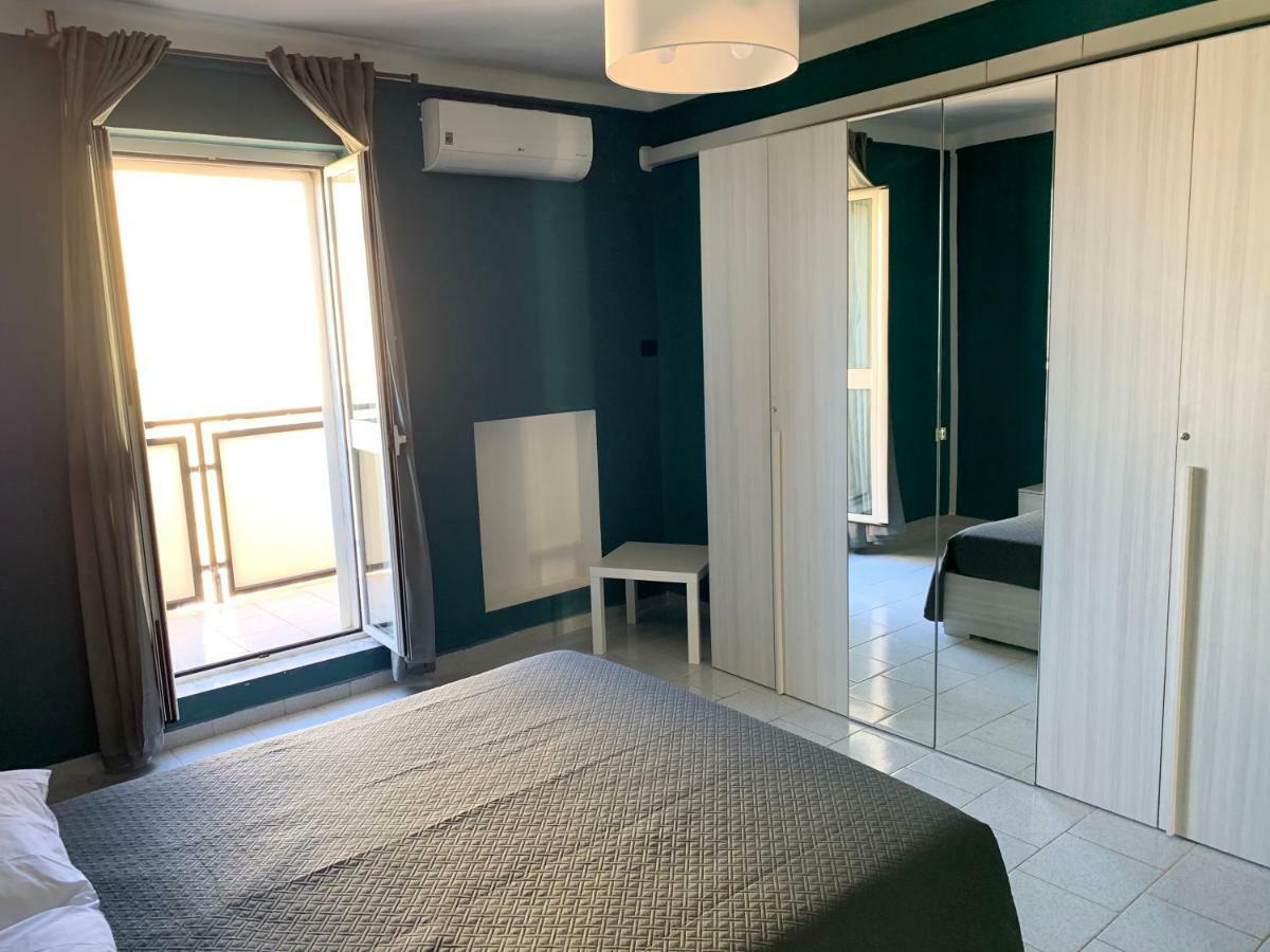 Skandivi Apartment Бари Екстериор снимка